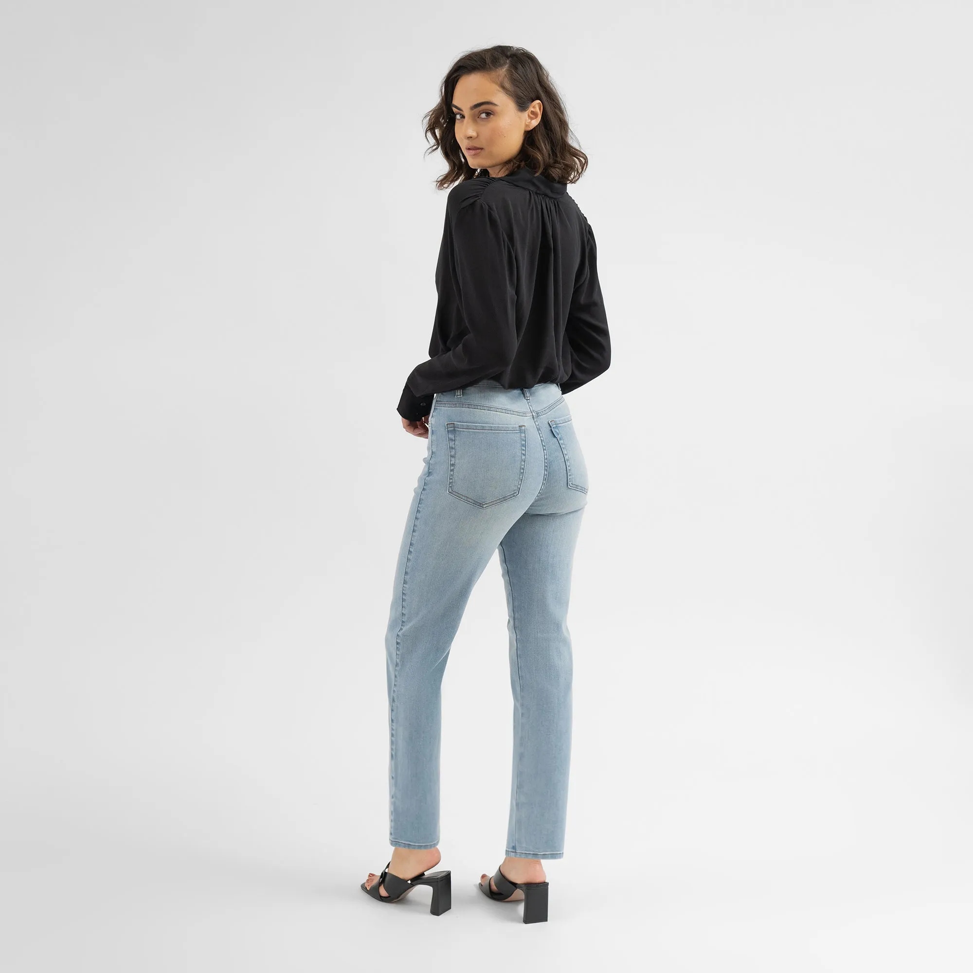 Air Straight Jeans