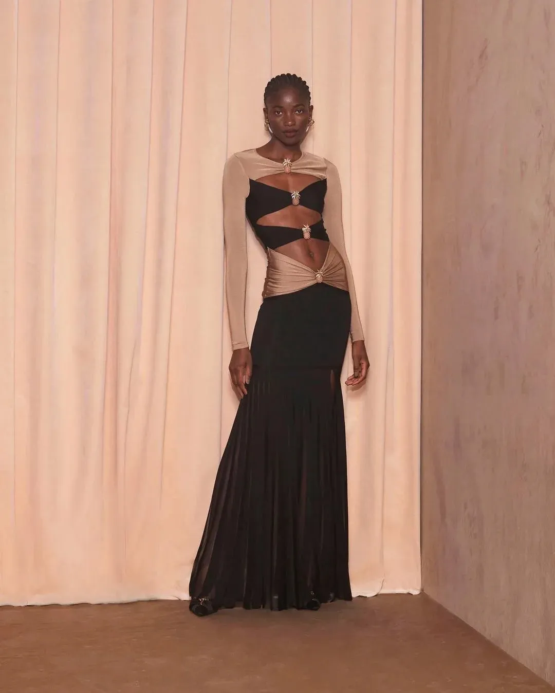 Trend4us Sleek Contrast Panel Cut-Out Gown